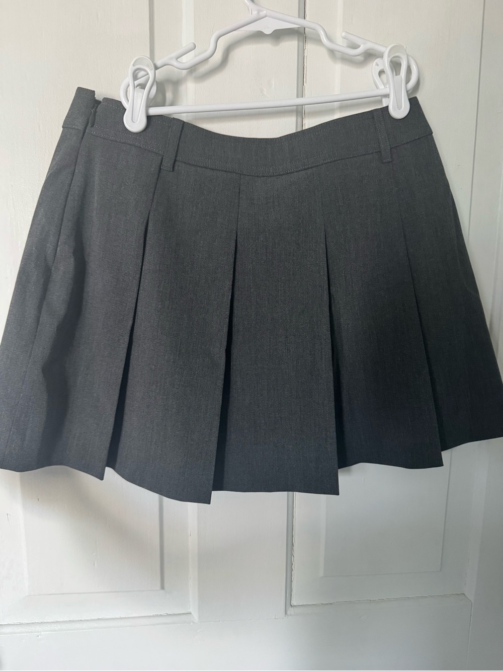 Uniqlo Dark Gray Pleated Skirt